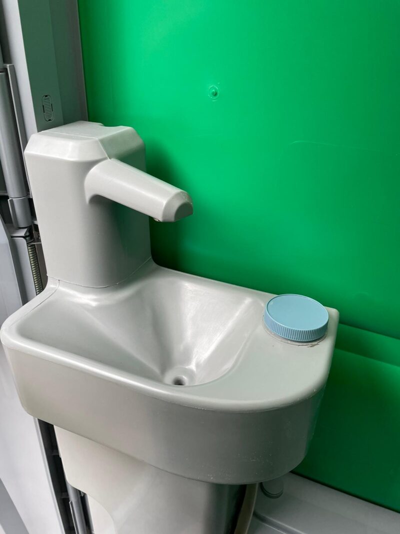 Wasbak handwas unit groene toiletcabine