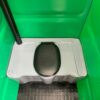 Binnenkant mobiel toilet groen