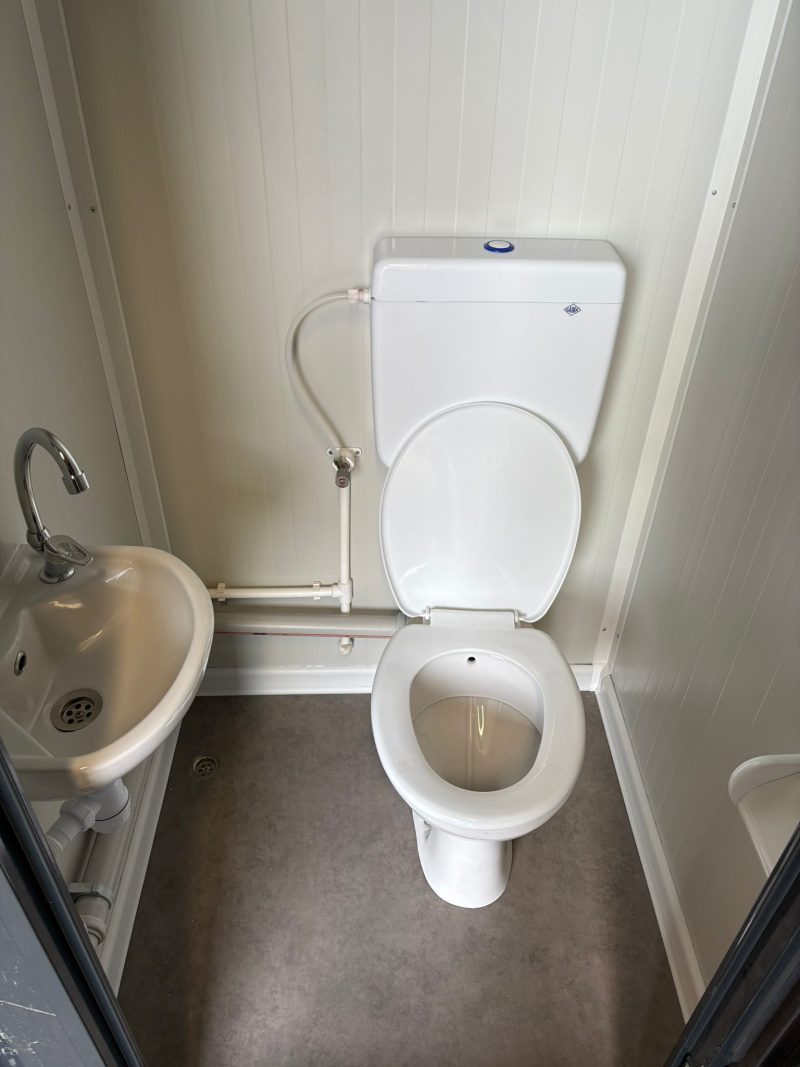 Binnenzijde toilet unit luxe