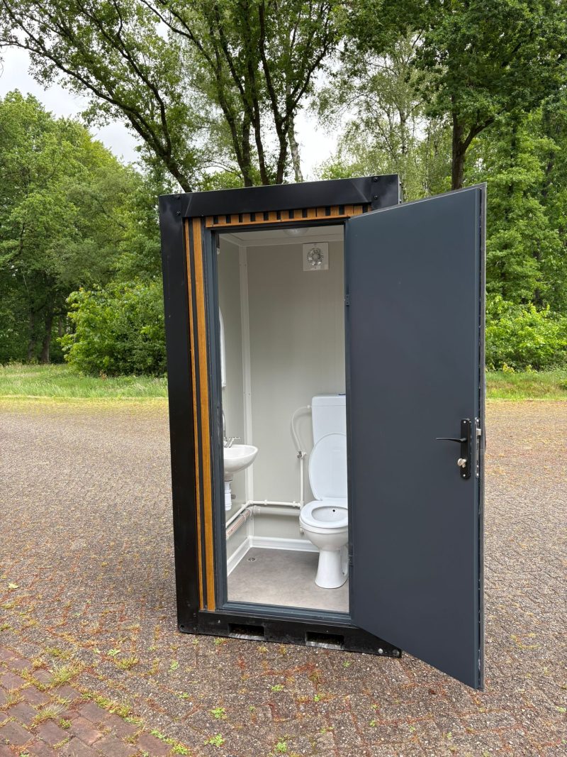 Toilet unit campingwood voorzijde
