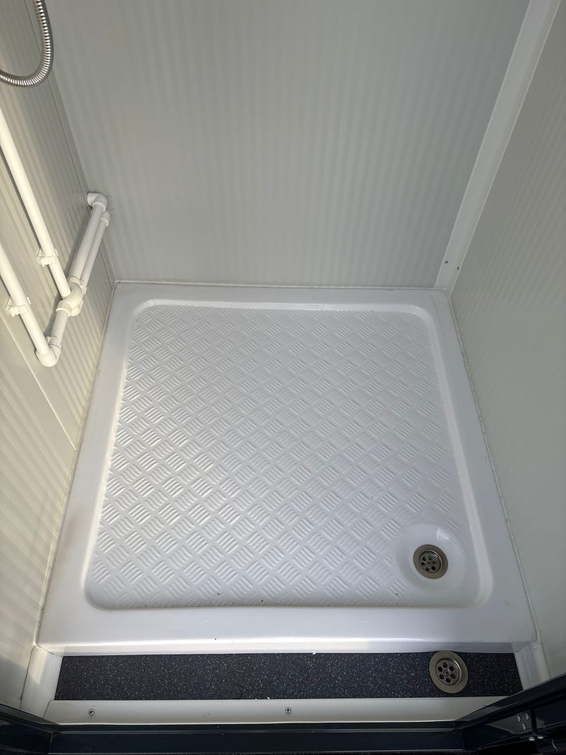 Douchebak toilet en douche unit