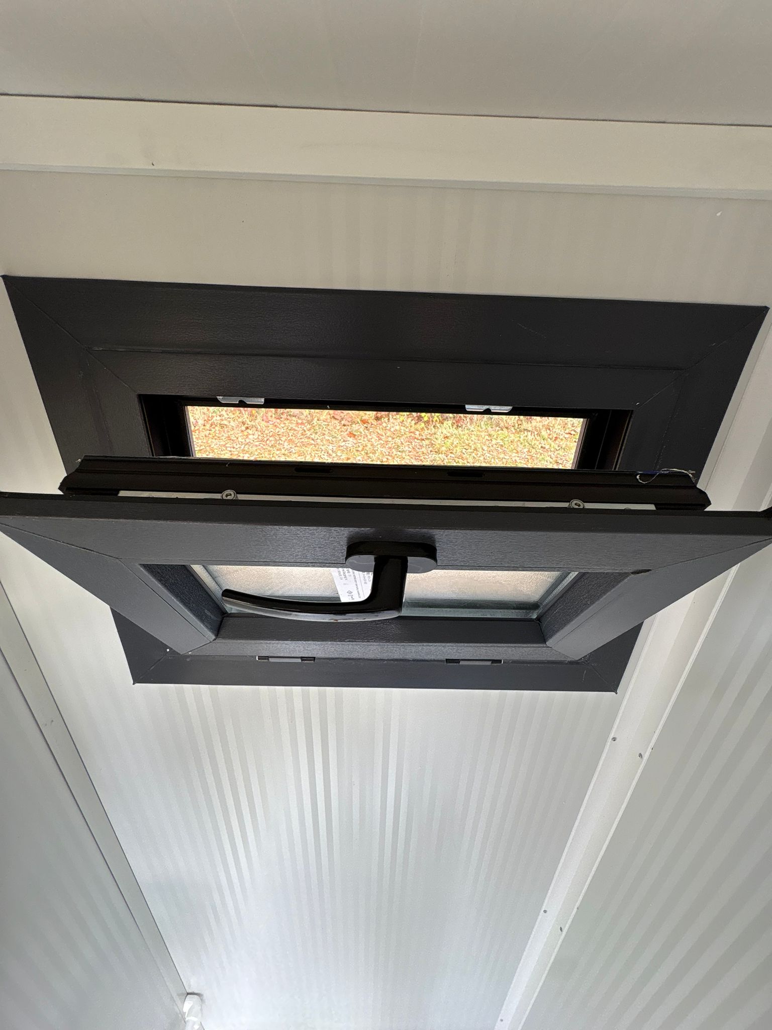 Draaikiepraam open doucheruimte toilet en douche unit Draaikiepraam open toilet + douche unit