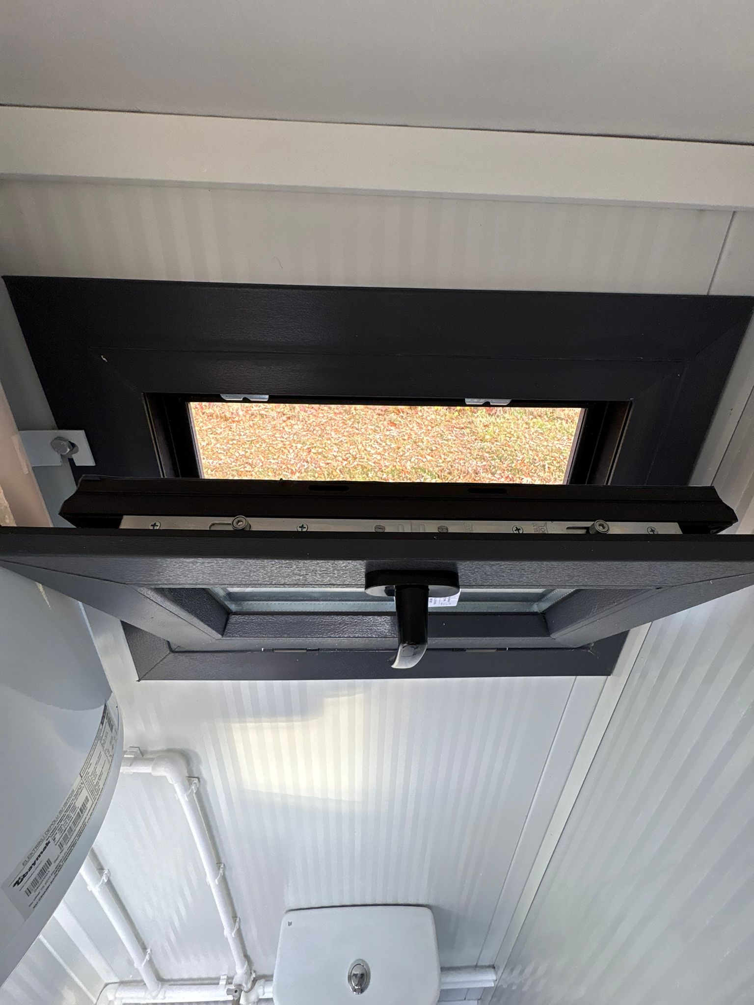 Draaikiepraam open toilet en douche unit Draaikiepraam open toilet + douche unit