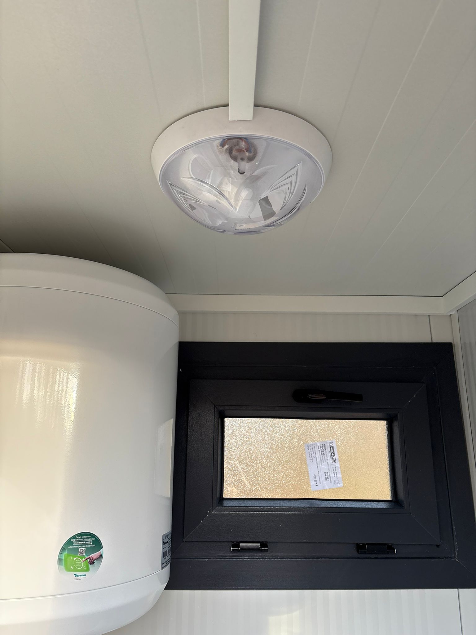 Verlichting toilet en douche unit Verlichting toilet + douche unit