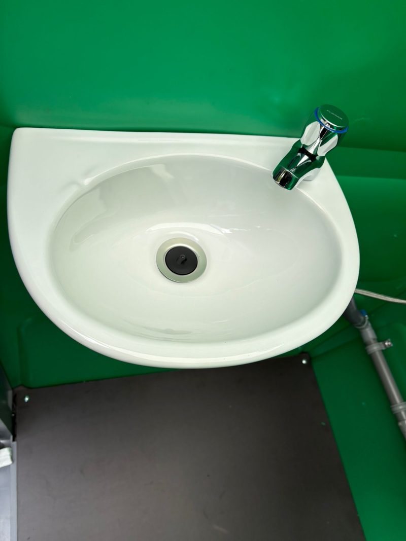 Urinoir unit inclusief wasbak