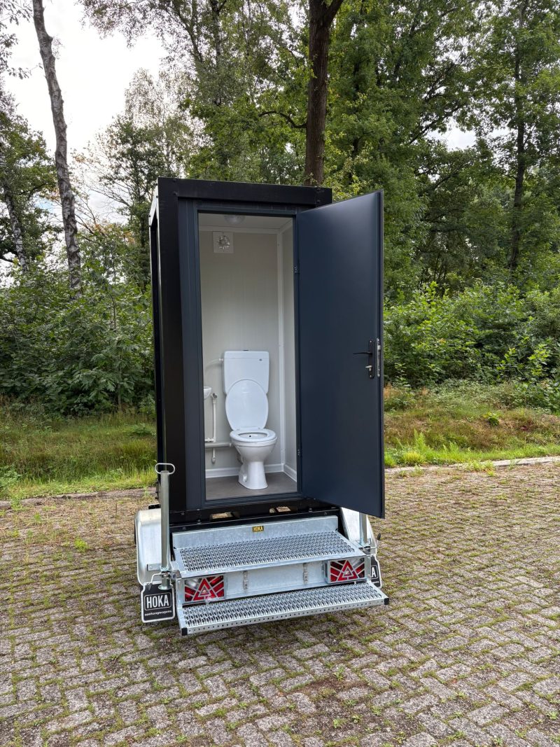 Toiletwagen open deur