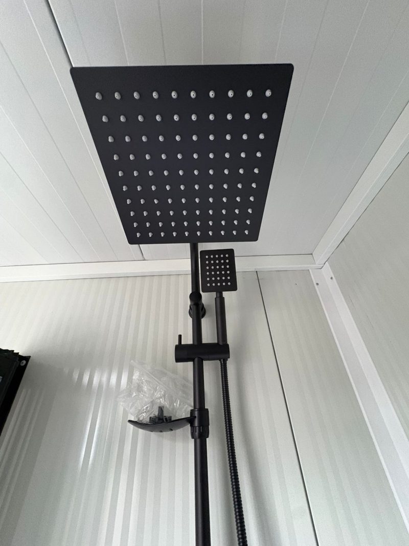 Badkamer met technische ruimte 12