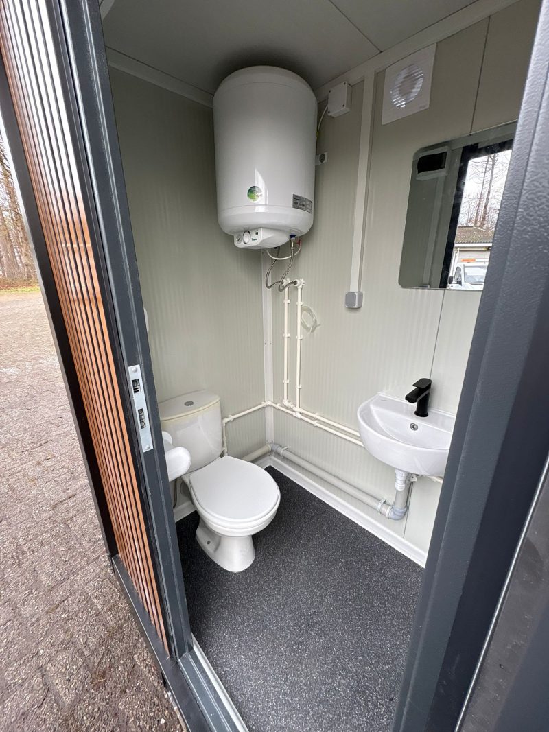 Badkamer met technische ruimte 23