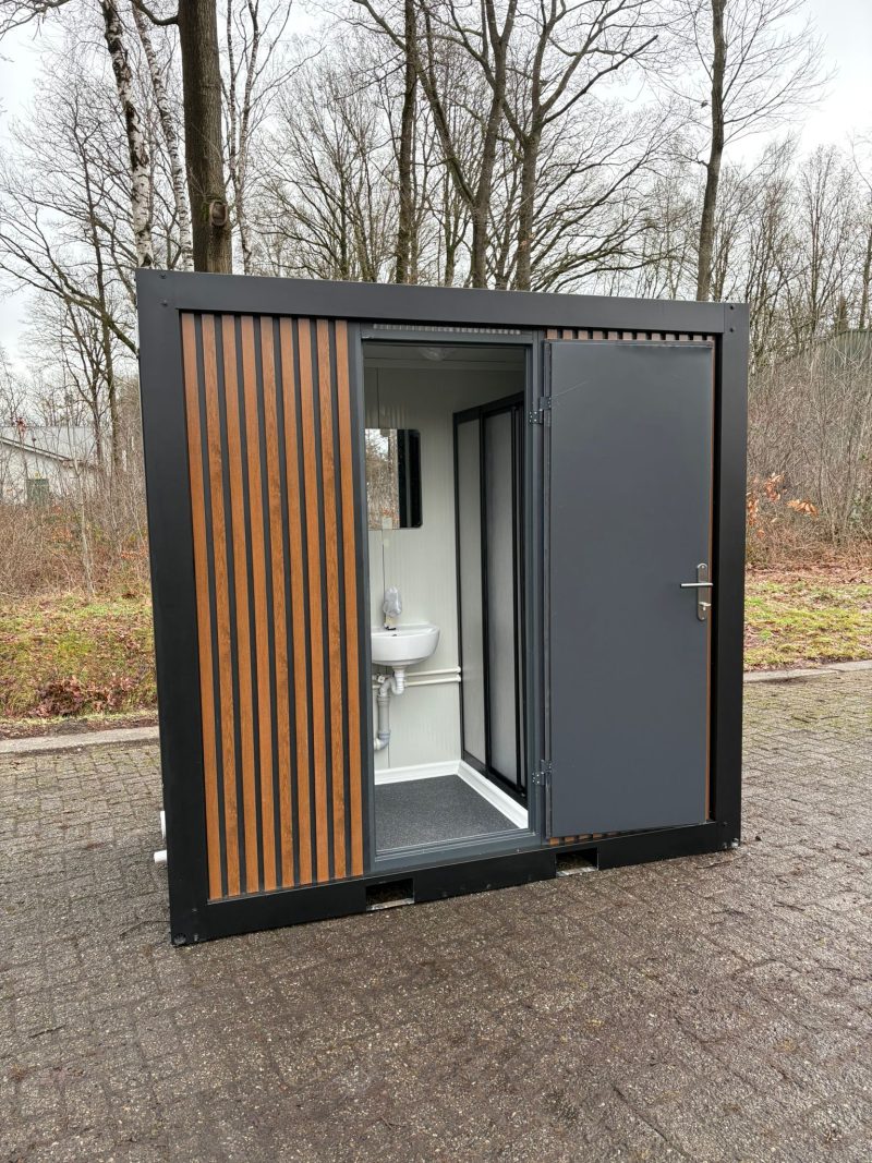 Badkamer met technische ruimte 37
