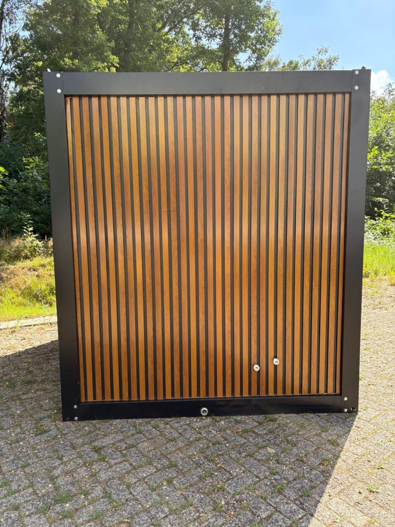 Badkamer unit buitenzijde zijkant