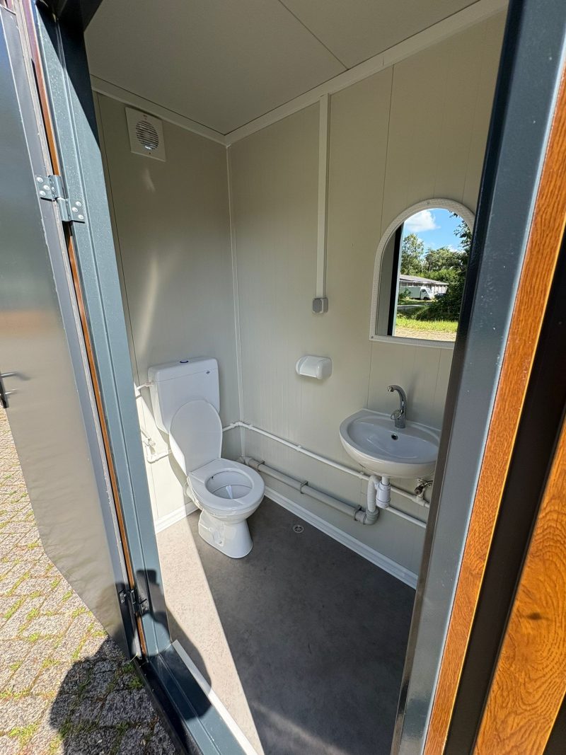 Binnenzijde badkamer unit andere kant 5