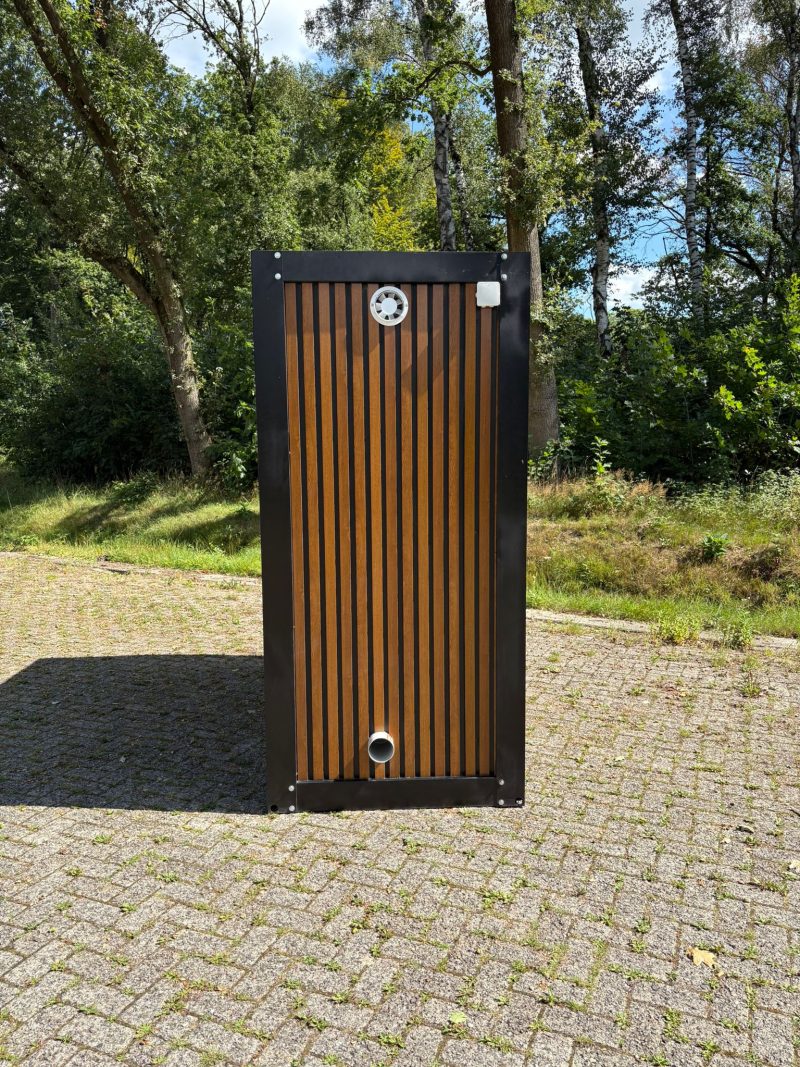 Single badkamer unit buitenzijde zijkant