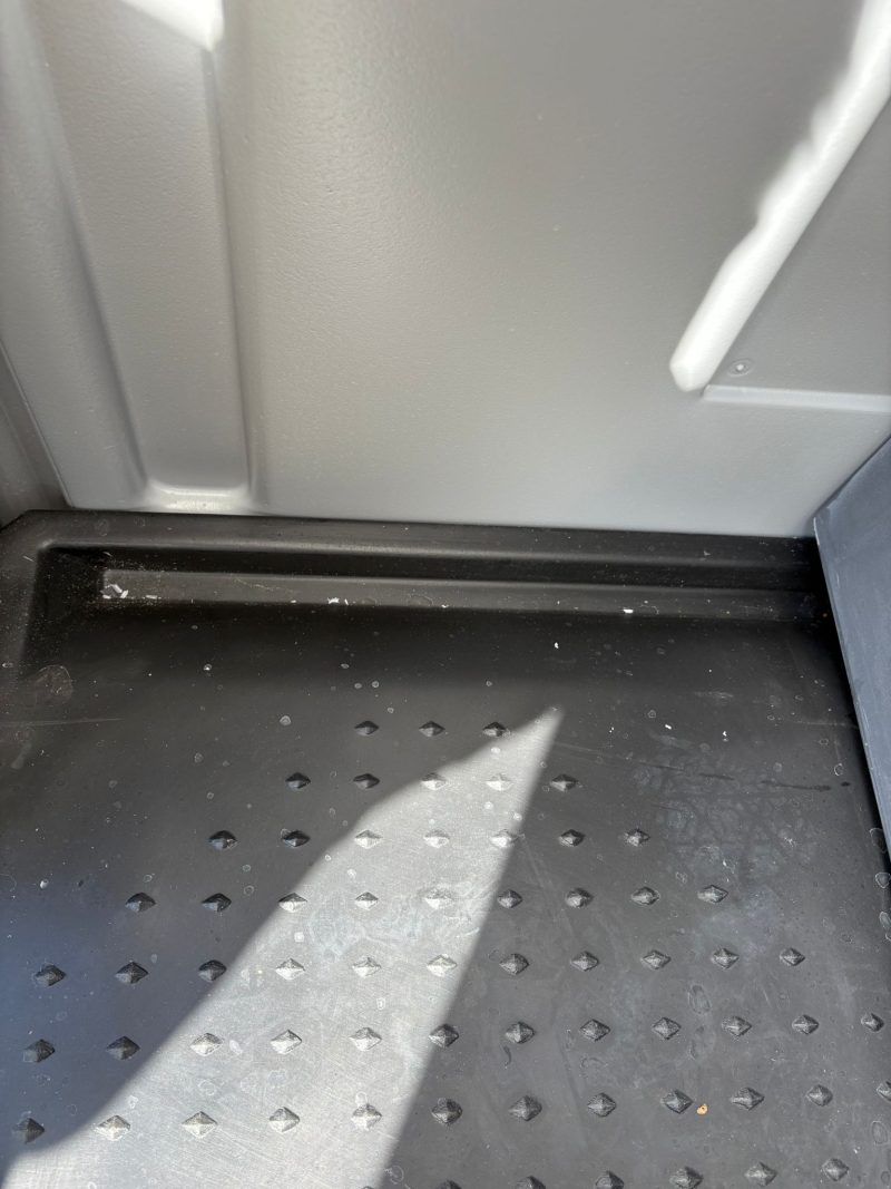 Vloer toiletcabine 2