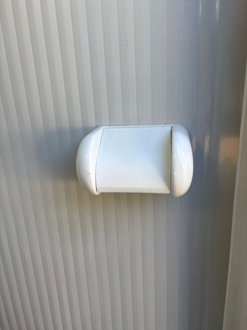Toilet unit wcrolhouder