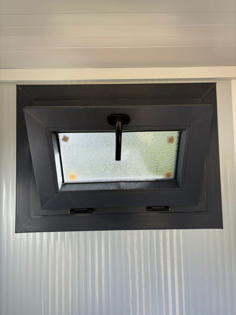 Draaikiepraam toilet unit