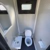 Binnenzijde toilet unit luxe met draaikiepraam