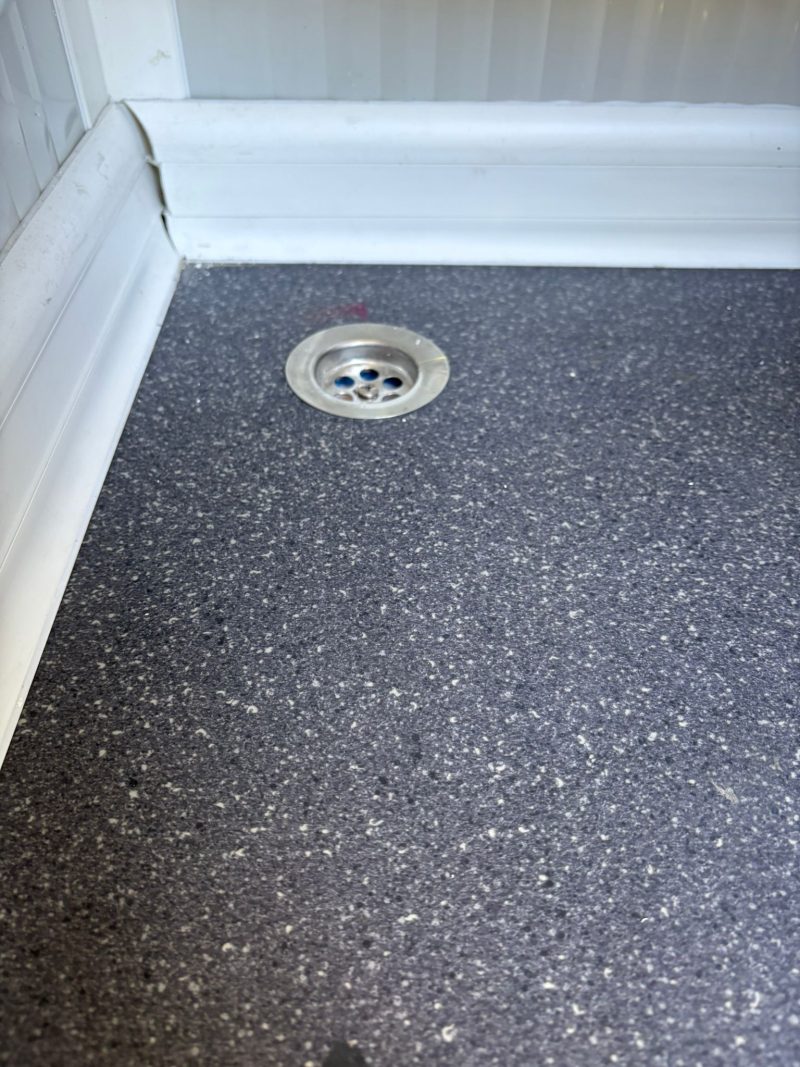 Vloerput van toilet unit luxe met raam