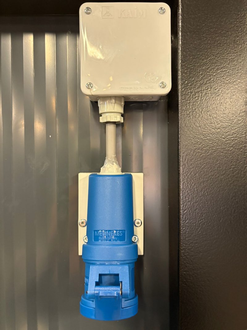 220 volt stekker camping stekker toilet + urinoir unit