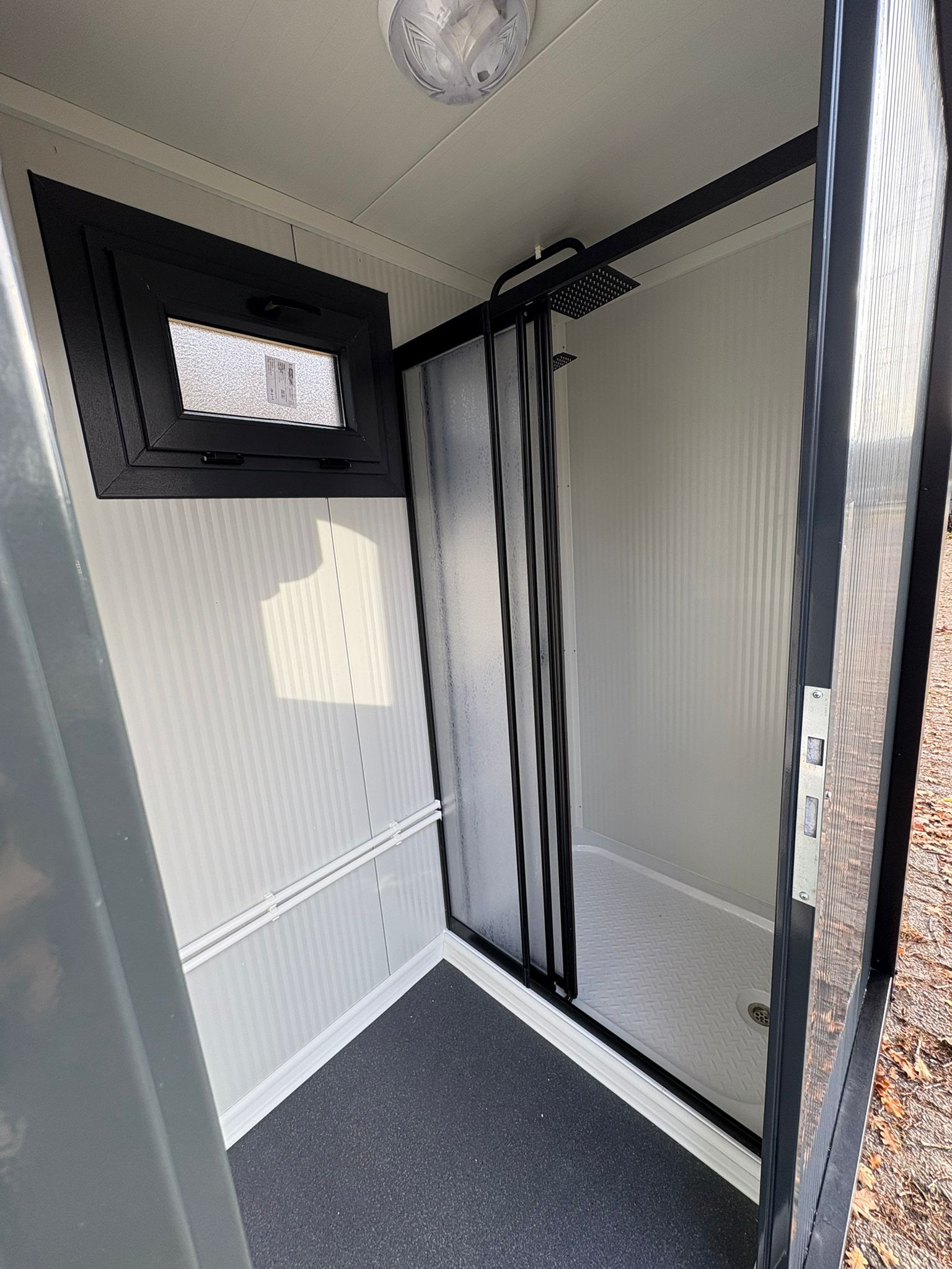 Deur Douche unit met omkleedruimte douche unit met omkleedruimte