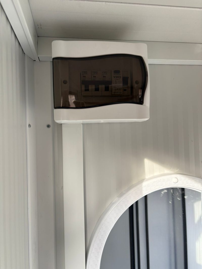 Groepenkast Douche unit met omkleedruimte