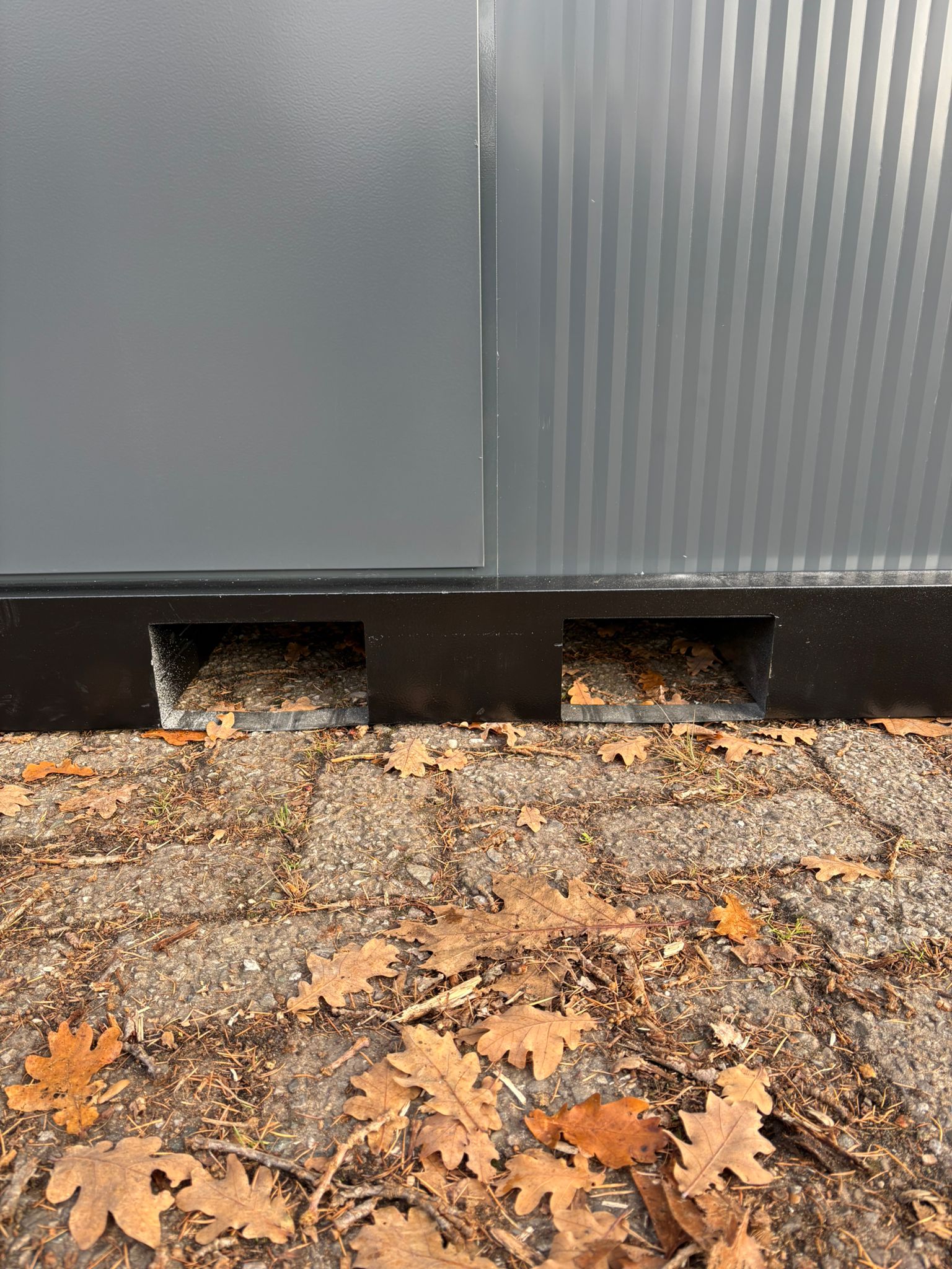 Heftruck sleuven douche unit met omkleedruimte Heftruck sleuven douche unit met omkleedruimte