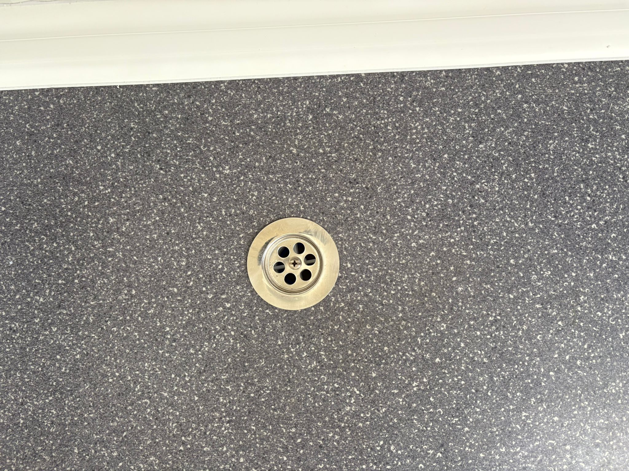 Vloerput Vloerput single toilet unit met urinoir