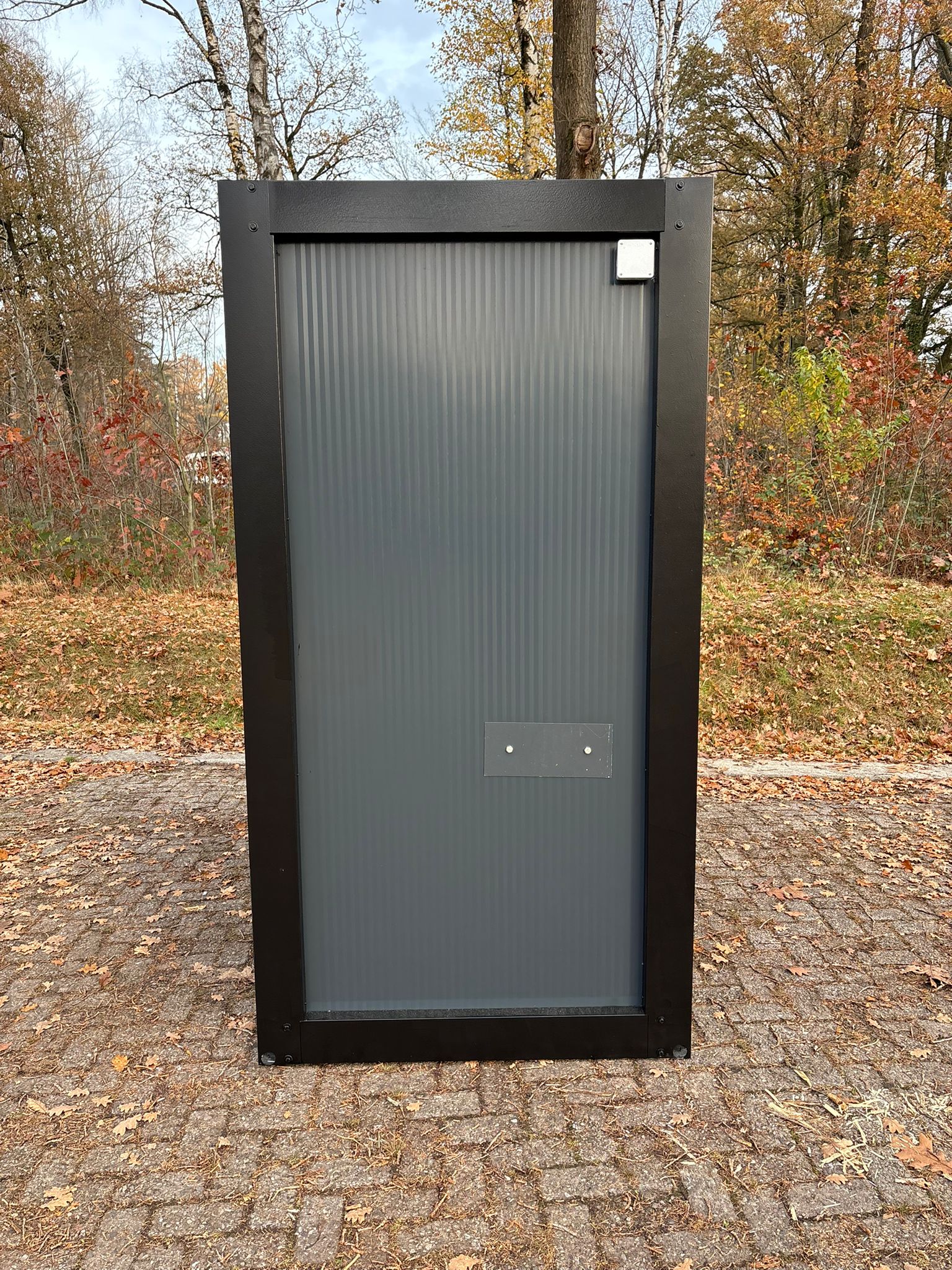 Zijkant met lasdoos toilet + urinoir unit Lasdoos toilet + urinoir unit