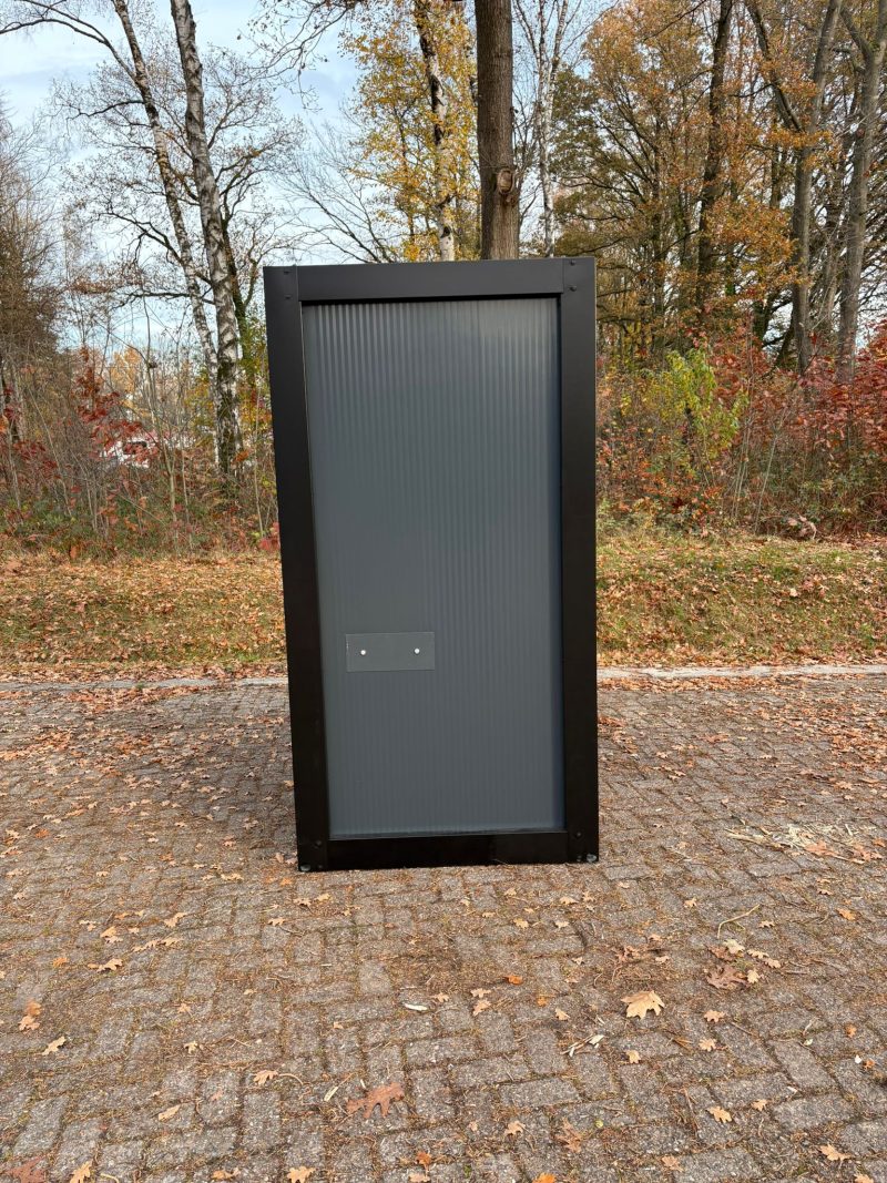 Zijkant toilet + urinoir unit