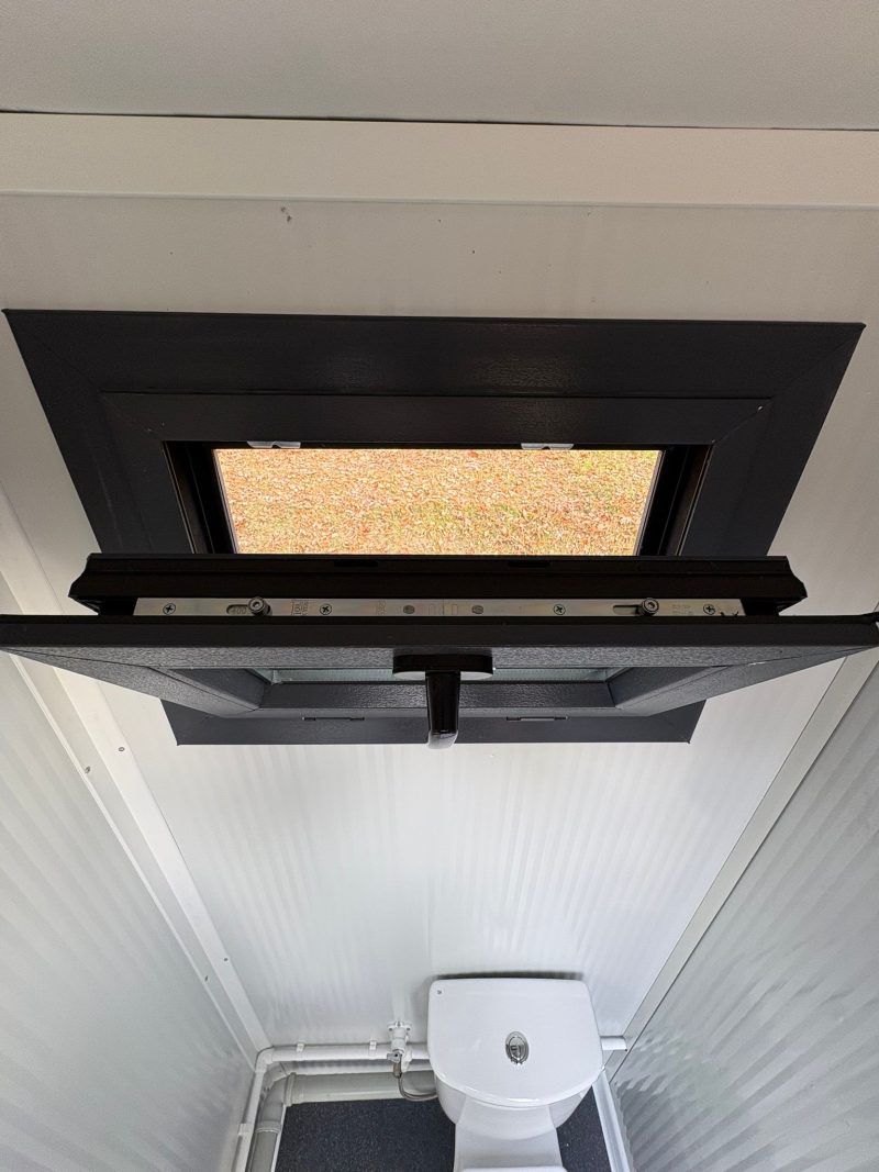 Draaikiepraam open dubbel toilet unit