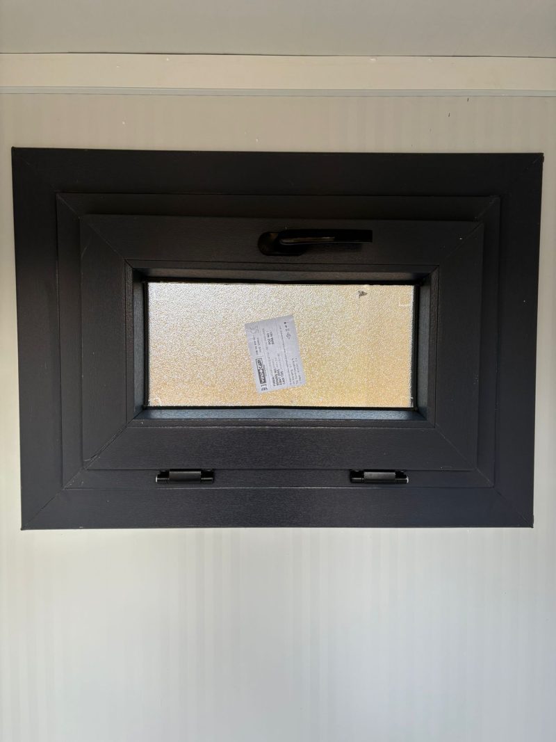 Draaikiepraam rechts dicht dubbel toilet unit