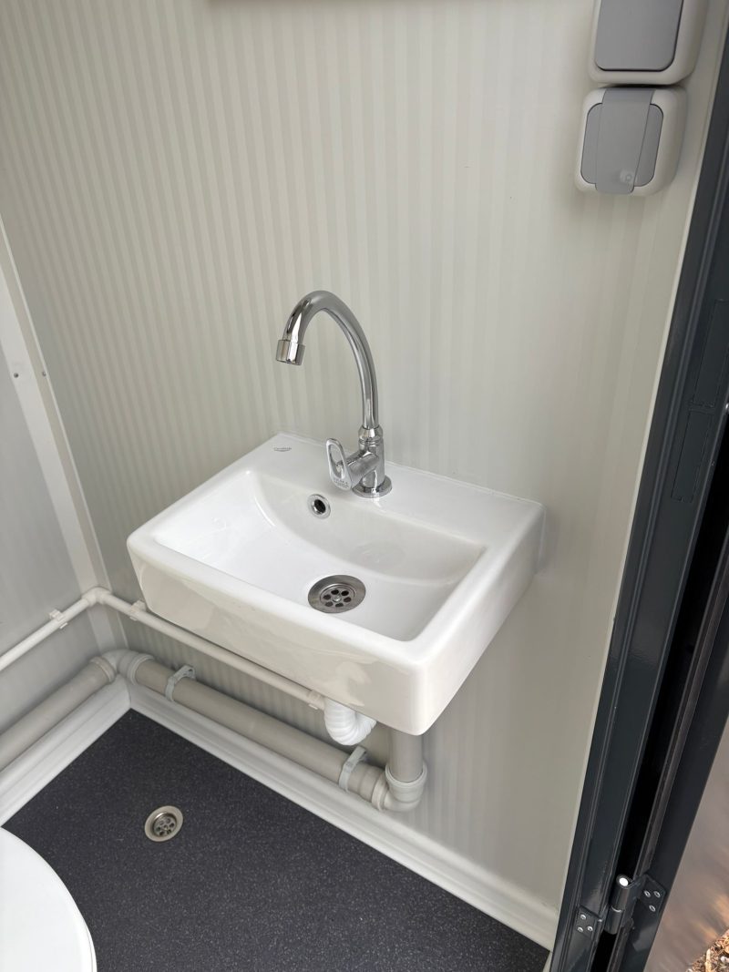 Fontein dubbel toilet unit