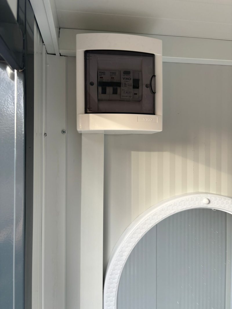 Groepenkast dubbel toilet unit