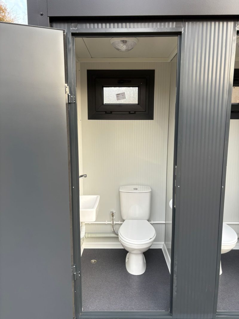 Links Dubbel toilet unit