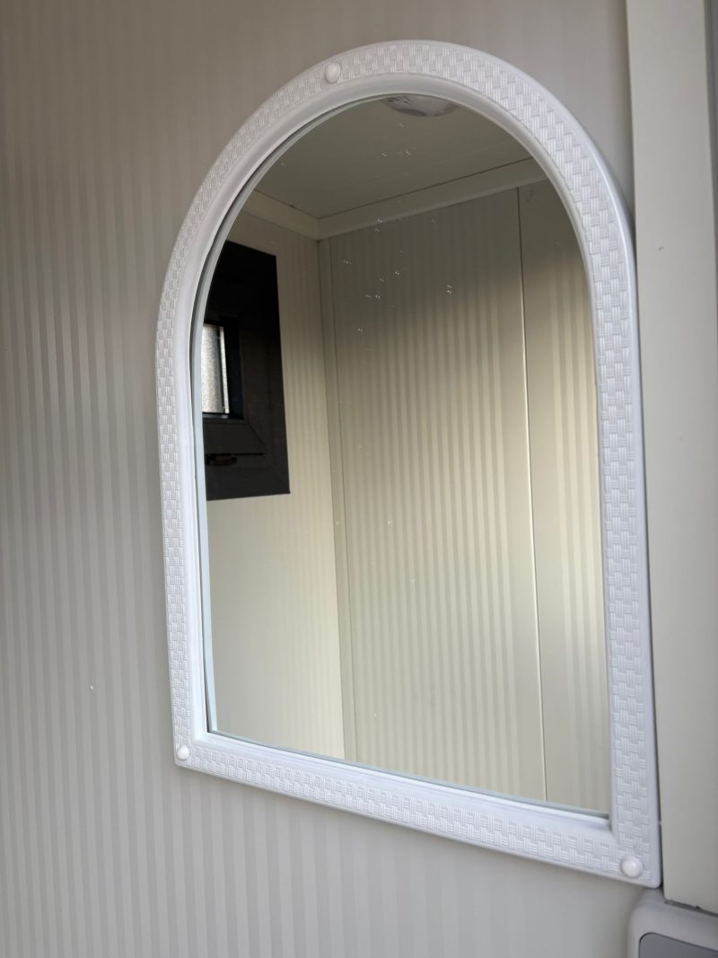 Spiegel rechts dubbel toilet unit