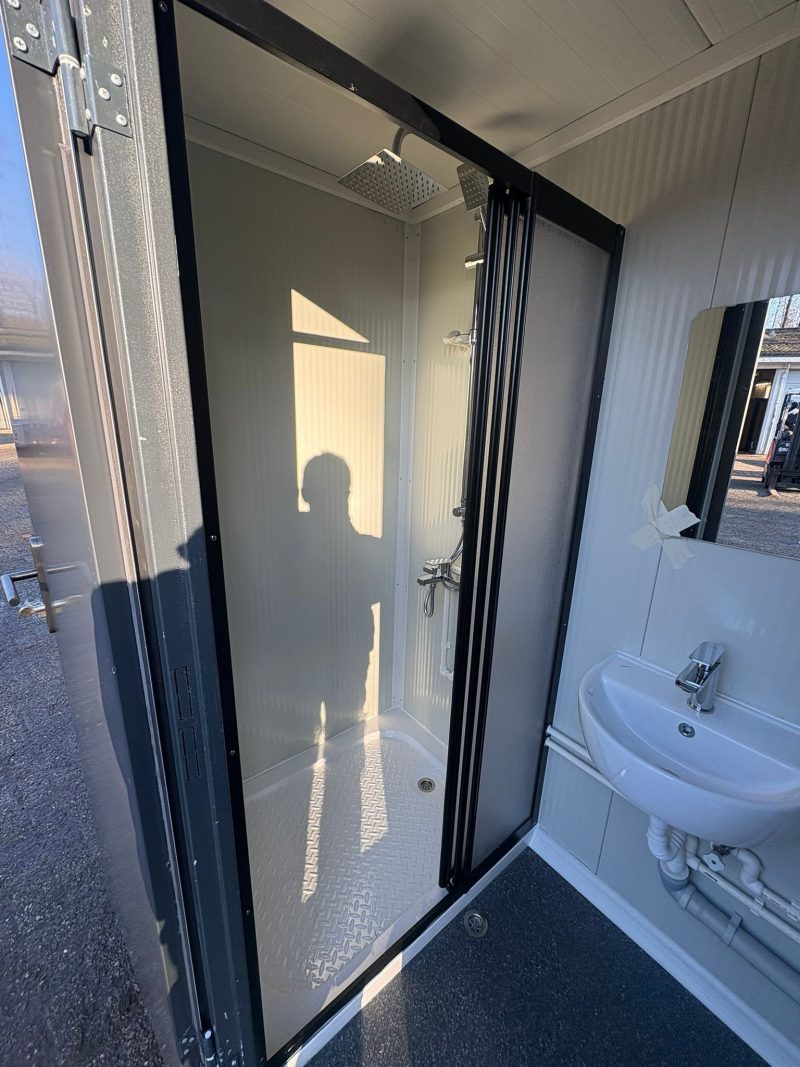 Badkamer met technische ruimte 7