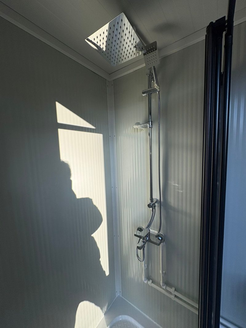 Badkamer met technische ruimte 9