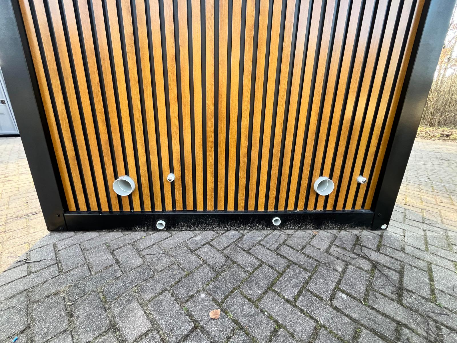 Achterkant badkamer unit 4 deurs