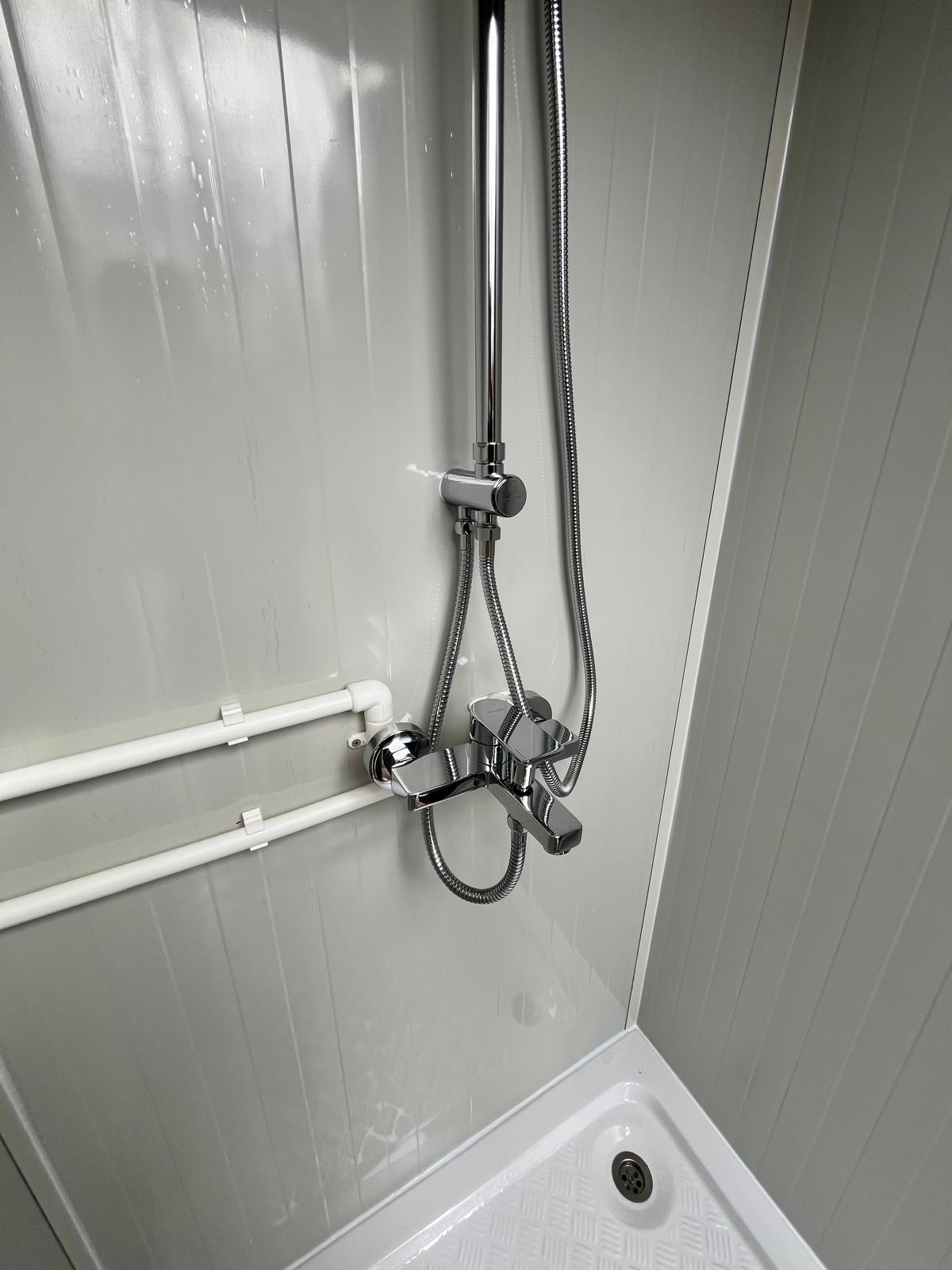 Sanitair douche ruimtes 3