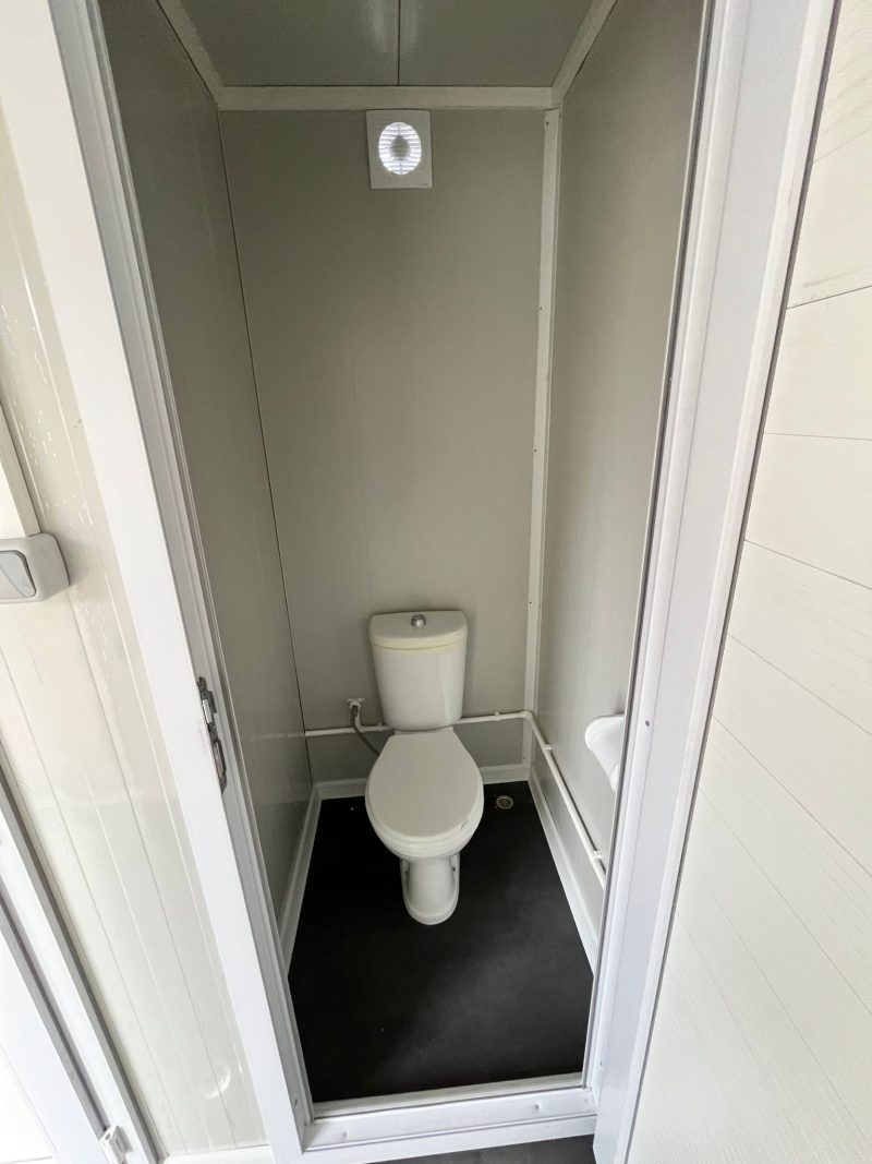 Toiletgebouw toilet 1