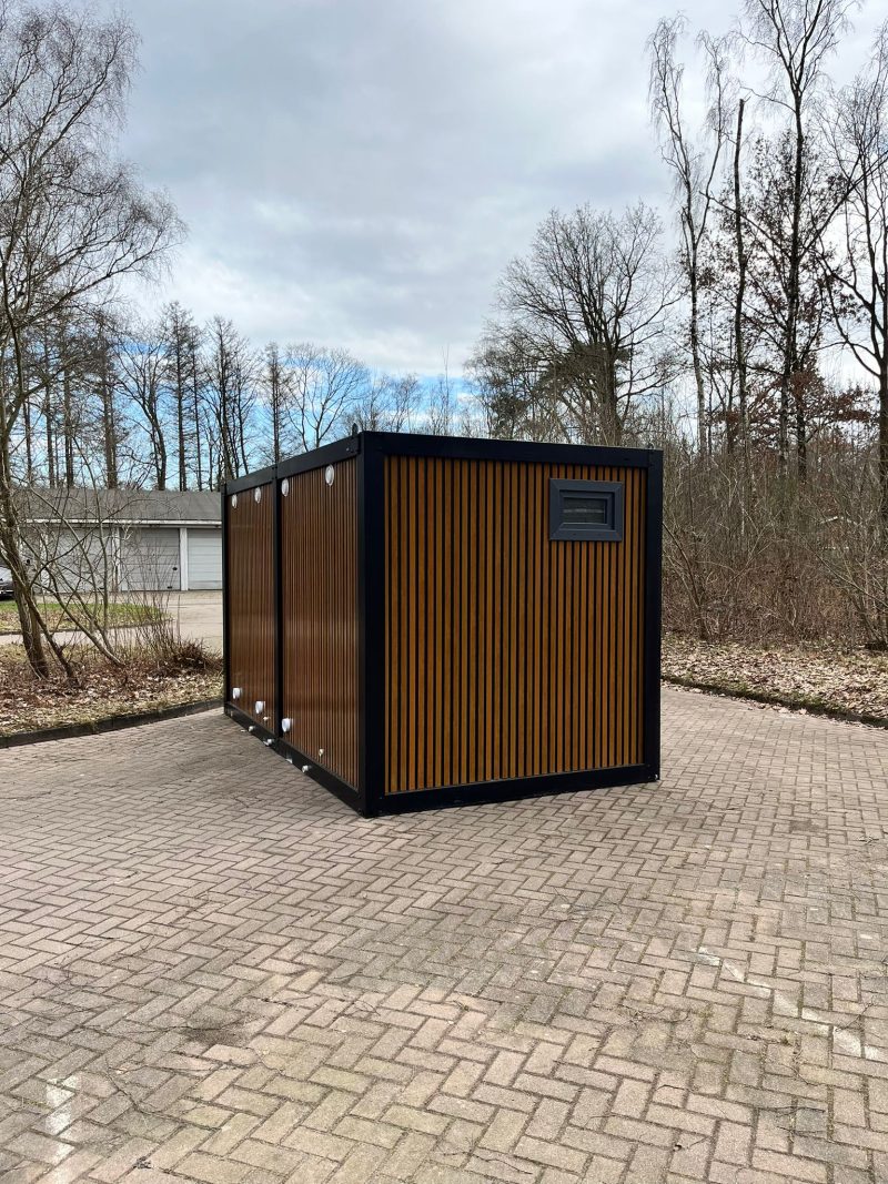 Toiletgebouw zijkant 3