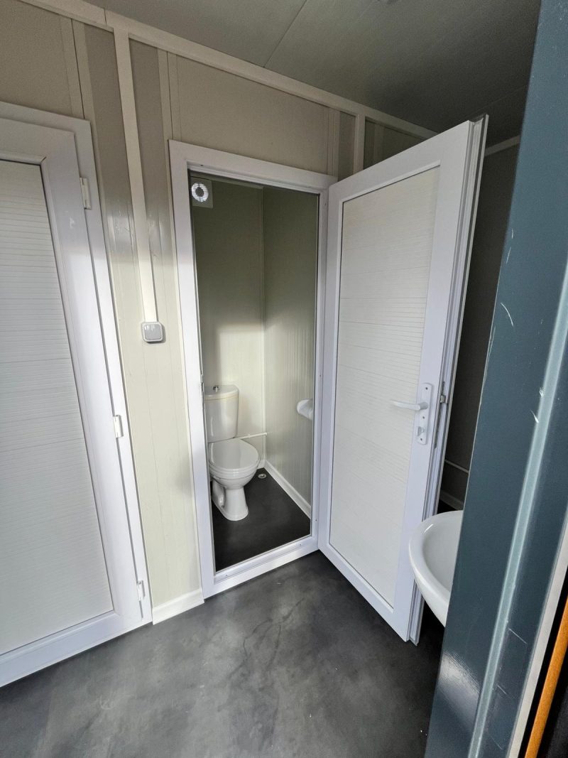 Toiletruimte 2 toiletgebouw