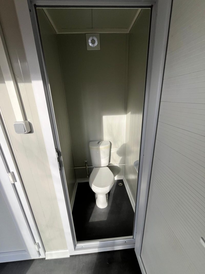 Toiletruimte 3 toiletgebouw