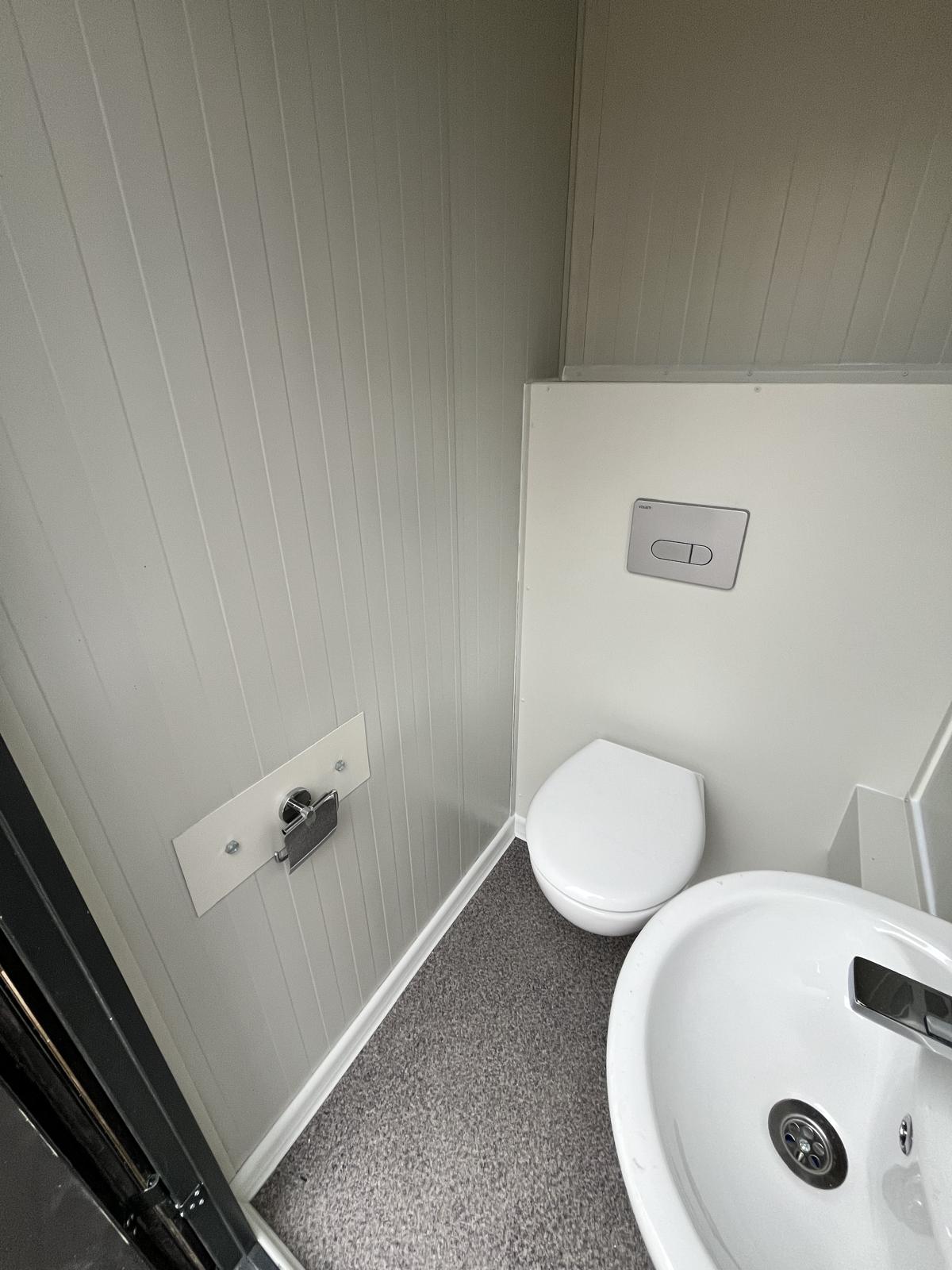 Toiletruimte binnenzijde 4