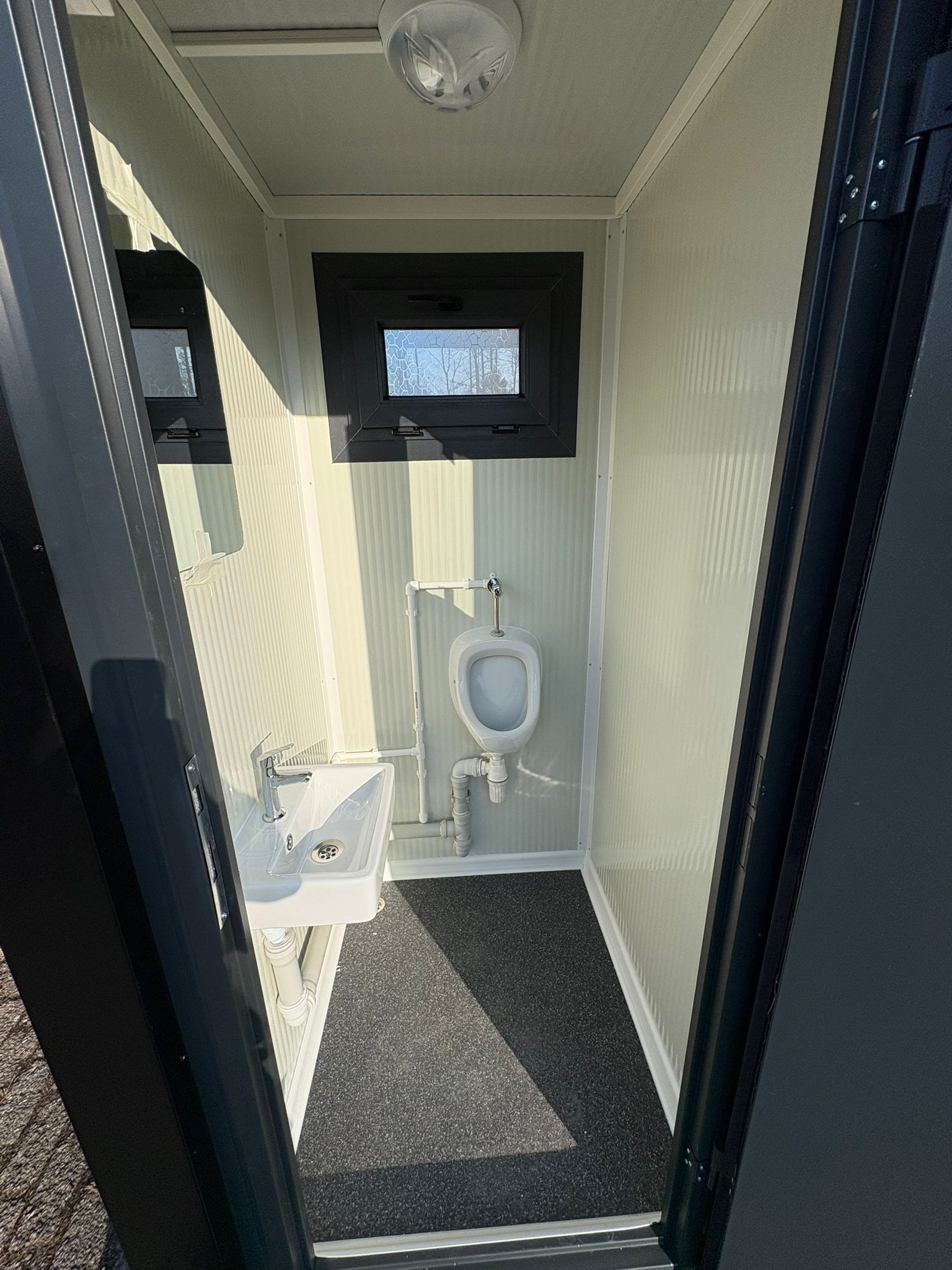 Urinoir unit binnenzijde