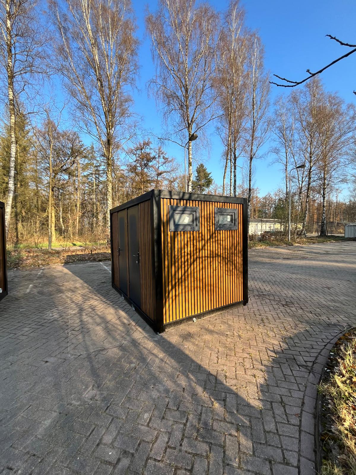 Zijkant foto badkamer unit 4 deurs